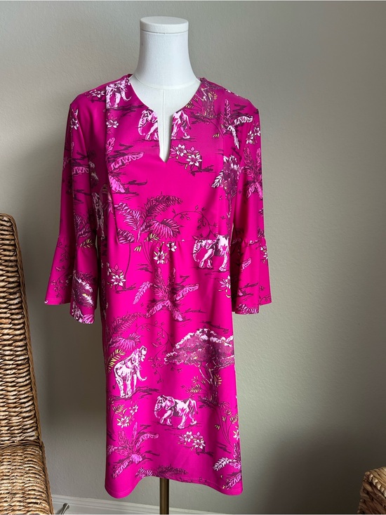 Jude Connally Dresses & Skirts - Jude Connally Fuchsia Floral Shift Dress
